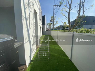 Single house in Bangna, Samut Prakan, Thailand Single house in Bangna, Samut Prakan, Thailand