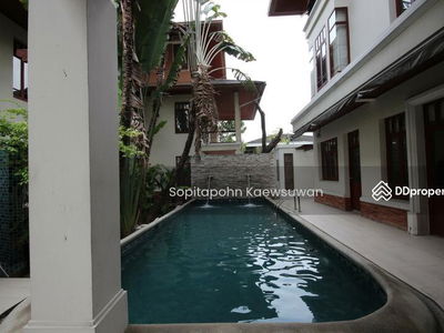 10110, Bangkok, Thailand 10110, Bangkok, Thailand