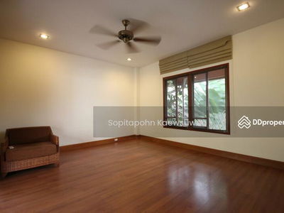 10110, Bangkok, Thailand 10110, Bangkok, Thailand