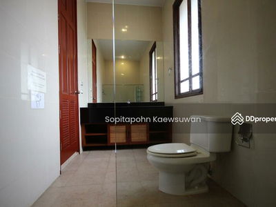 10110, Bangkok, Thailand 10110, Bangkok, Thailand