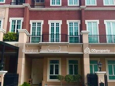 Townhouse in Compound, Bangkok, Thailand Townhouse in Compound, Bangkok, Thailand