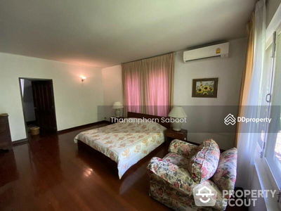 Large 3-Bedroom House, Bangkok, Thailand Large 3-Bedroom House, Bangkok, Thailand