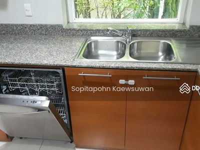 10110, Bangkok, Thailand 10110, Bangkok, Thailand