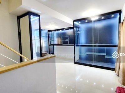 Happy Avenue Don Mueang, Rangsit University (2.5 km.), Bangkok, Thailand Happy Avenue Don Mueang, Rangsit University (2.5 km.), Bangkok, Thailand