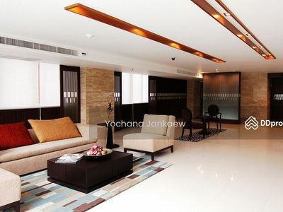 Queen's Park View, Bangkok, Thailand Queen's Park View, Bangkok, Thailand