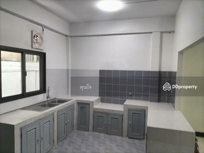 The location is too good and convenient!! 2-story townhouse for rent, just 5 minutes to MRT Si Iam!!, Bangkok, Thailand The location is too good and convenient!! 2-story townhouse for rent, just 5 minutes to MRT Si Iam!!, Bangkok, Thailand