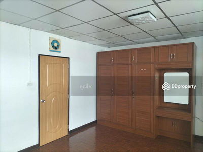 The location is too good and convenient!! 2-story townhouse for rent, just 5 minutes to MRT Si Iam!!, Bangkok, Thailand The location is too good and convenient!! 2-story townhouse for rent, just 5 minutes to MRT Si Iam!!, Bangkok, Thailand