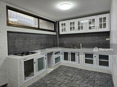 Ekkamai Villa for Rent, Bangkok, Thailand Ekkamai Villa for Rent, Bangkok, Thailand