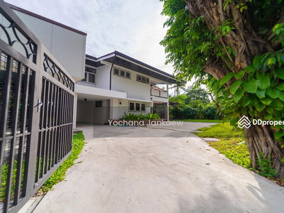 Home Office in Sukhumvit 20, Bangkok, Thailand Home Office in Sukhumvit 20, Bangkok, Thailand