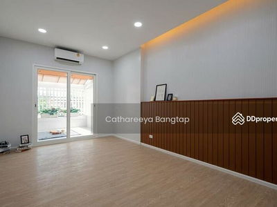 10310, Bangkok, Thailand 10310, Bangkok, Thailand