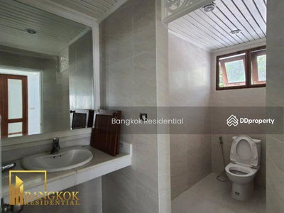 Single House in Compound, Bangkok, Thailand Single House in Compound, Bangkok, Thailand