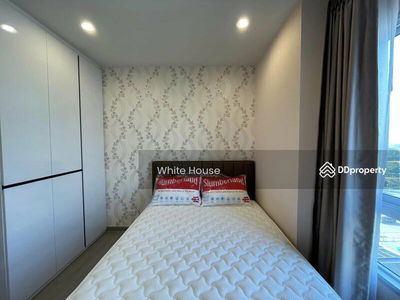 The President Charan-Yaek Fai Chai Station, Bangkok, Thailand The President Charan-Yaek Fai Chai Station, Bangkok, Thailand