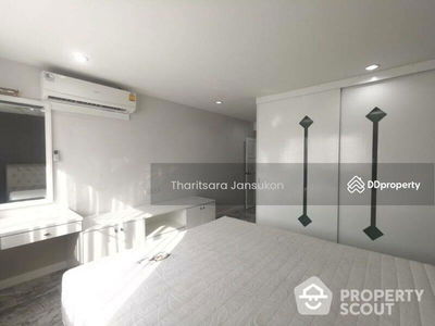 Royal Castle Sukhumvit, Bangkok, Thailand Royal Castle Sukhumvit, Bangkok, Thailand