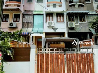 Townhouse for rent at Sukhumvit 105 (SPSAM1263), Bangkok, Thailand Townhouse for rent at Sukhumvit 105 (SPSAM1263), Bangkok, Thailand