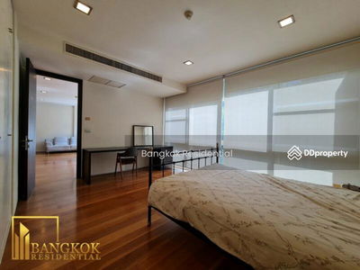 Ficus Lane, Bangkok, Thailand Ficus Lane, Bangkok, Thailand