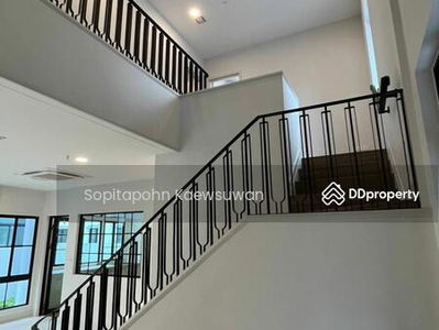 Nantawan Rama 9 New Krungthepkreetha, Bangkok, Thailand Nantawan Rama 9 New Krungthepkreetha, Bangkok, Thailand