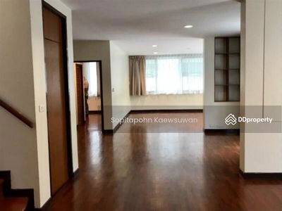 10110, Bangkok, Thailand 10110, Bangkok, Thailand