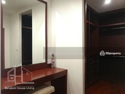 Piyathip Place, Bangkok, Thailand Piyathip Place, Bangkok, Thailand