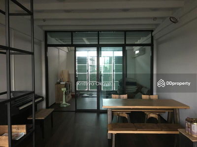 10310, Bangkok, Thailand 10310, Bangkok, Thailand