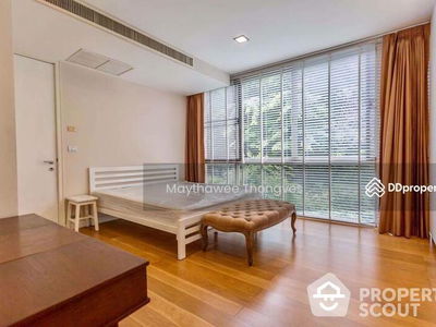 Ficus Lane, Bangkok, Thailand Ficus Lane, Bangkok, Thailand