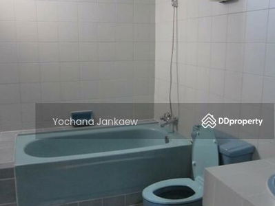 D.S. Tower 1 Sukhumvit 33, Bangkok, Thailand D.S. Tower 1 Sukhumvit 33, Bangkok, Thailand