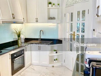 Park Origin Phrom Phong, Bangkok, Thailand Park Origin Phrom Phong, Bangkok, Thailand