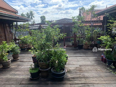 Traditional Thai house at Klong Bangkoknoi, Bangyai Nonthaburi, Nonthaburi, Thailand Traditional Thai house at Klong Bangkoknoi, Bangyai Nonthaburi, Nonthaburi, Thailand