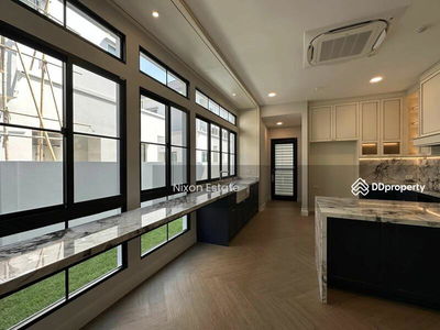 Nantawan Rama 9 New Krungthepkreetha, Bangkok, Thailand Nantawan Rama 9 New Krungthepkreetha, Bangkok, Thailand