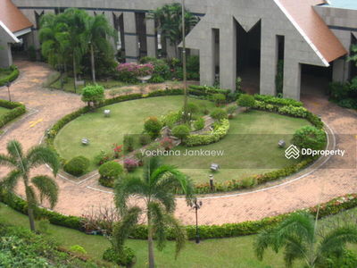 Sathorn Gardens, Bangkok, Thailand Sathorn Gardens, Bangkok, Thailand