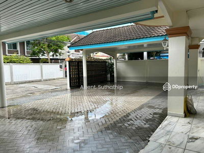 Rangsiya Village, Bangkok, Thailand Rangsiya Village, Bangkok, Thailand