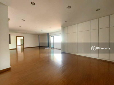 Single house in Bang Phra, near Central Sriracha, Chon Buri, Thailand Single house in Bang Phra, near Central Sriracha, Chon Buri, Thailand