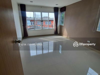 Pracha Uthit 54, Bangkok, Thailand Pracha Uthit 54, Bangkok, Thailand