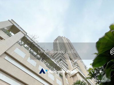 Langsuan Ville, Bangkok, Thailand Langsuan Ville, Bangkok, Thailand