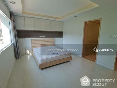 Spacious 2-Bedroom Townhouse, Bangkok, Thailand Spacious 2-Bedroom Townhouse, Bangkok, Thailand