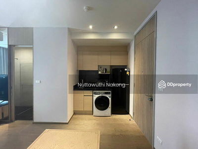 Park Origin Phrom Phong, Bangkok, Thailand Park Origin Phrom Phong, Bangkok, Thailand