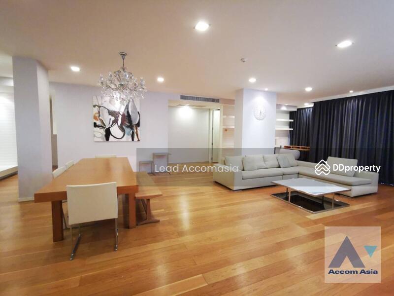 Ficus Lane, Bangkok, Thailand Ficus Lane, Bangkok, Thailand