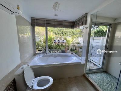 Single house with private pool and big garden for rent ekamai-rama9-soonvijai, Bangkok, Thailand Single house with private pool and big garden for rent ekamai-rama9-soonvijai, Bangkok, Thailand