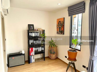 Homey Style Townhouse for Rent in Pattanakarn, Bangkok, Thailand Homey Style Townhouse for Rent in Pattanakarn, Bangkok, Thailand