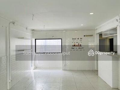 Townhouse For Rent Ekamai 12 Open Shop | Showroom | Cafe | Nail Salon, Bangkok, Thailand Townhouse For Rent Ekamai 12 Open Shop | Showroom | Cafe | Nail Salon, Bangkok, Thailand