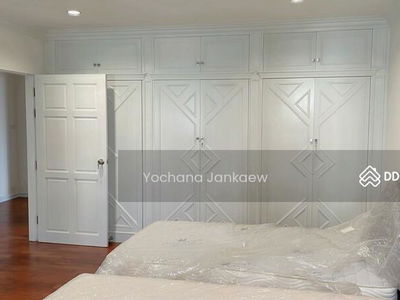 Govind Tower, Bangkok, Thailand Govind Tower, Bangkok, Thailand