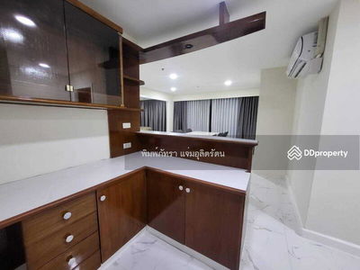 Moon Tower, Bangkok, Thailand Moon Tower, Bangkok, Thailand