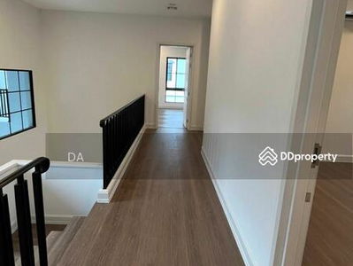 Nantawan Rama 9 New Krungthepkreetha, Bangkok, Thailand Nantawan Rama 9 New Krungthepkreetha, Bangkok, Thailand