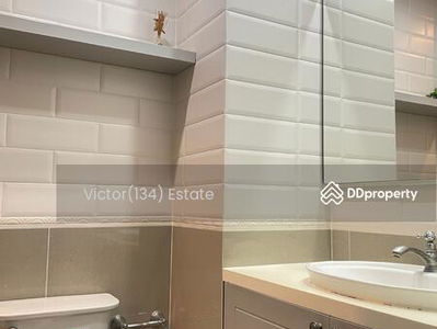 The Editor Vertical Village Sapankwai, Bangkok, Thailand The Editor Vertical Village Sapankwai, Bangkok, Thailand