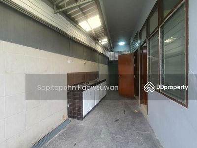 10110, Bangkok, Thailand 10110, Bangkok, Thailand