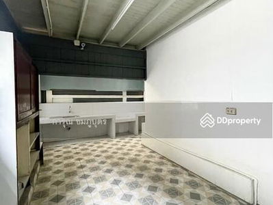 Lat Phrao 64, Intersection 7, Bangkok, Thailand Lat Phrao 64, Intersection 7, Bangkok, Thailand