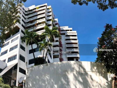 Sukhumvit House, Bangkok, Thailand Sukhumvit House, Bangkok, Thailand