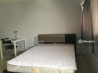 Popular condominium, Nonthaburi, Thailand Popular condominium, Nonthaburi, Thailand