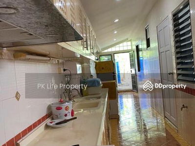 Housing in Ban Ratsada, Thailand Housing in Ban Ratsada, Thailand