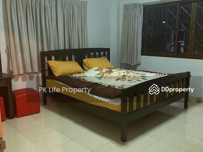 Gehäuse In Ban Ratsada, Thailand Gehäuse In Ban Ratsada, Thailand