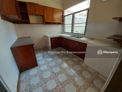 10120, Bangkok, Thailand 10120, Bangkok, Thailand